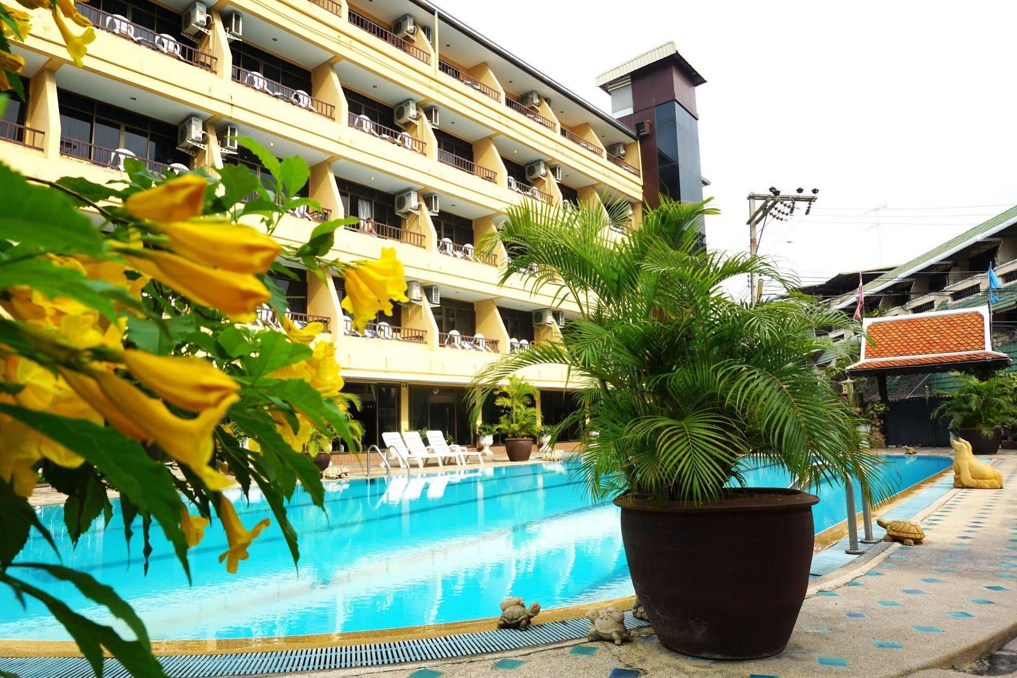 Suppamitr Villa Hotel Pattaya Exterior photo