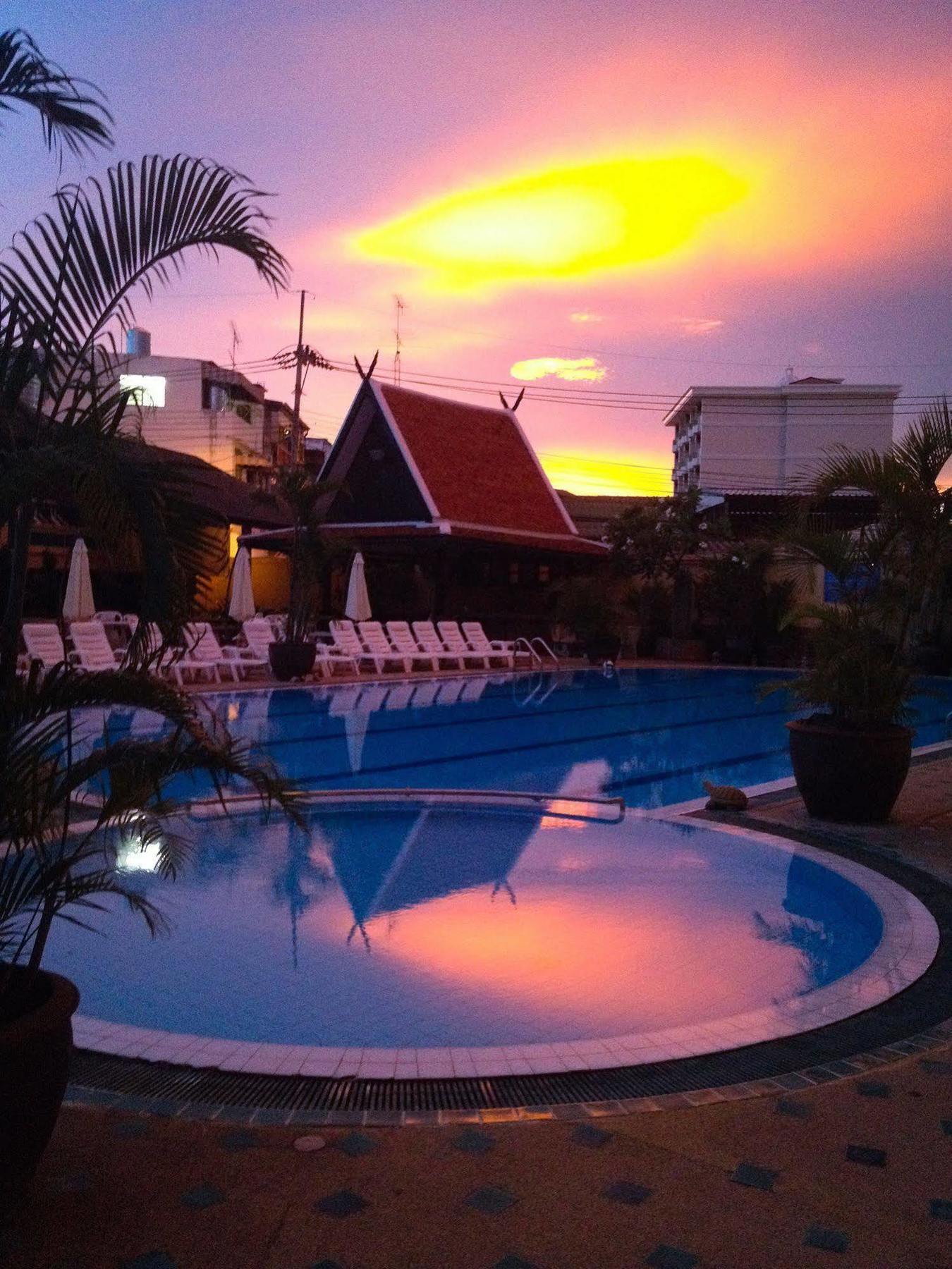 Suppamitr Villa Hotel Pattaya Exterior photo