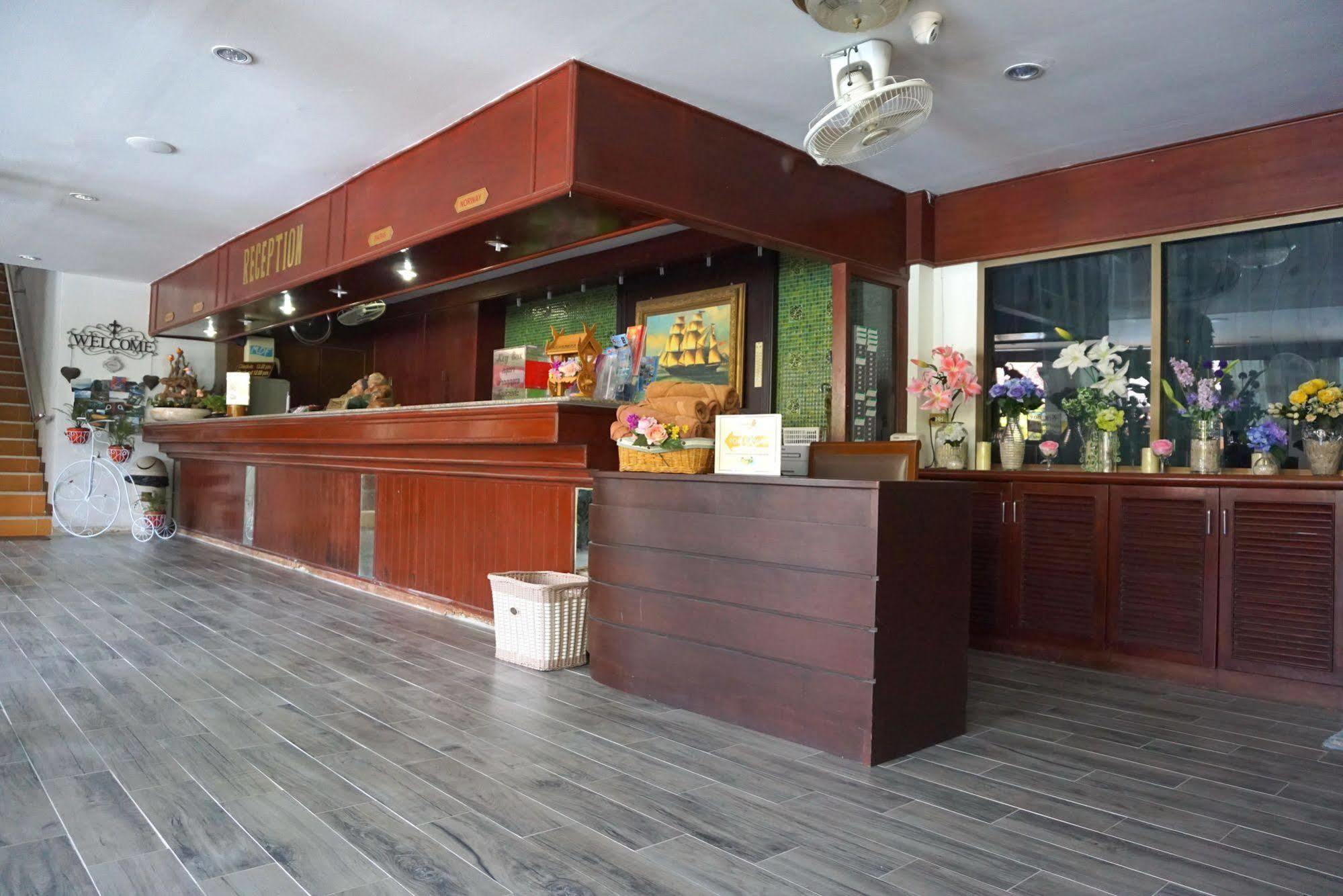 Suppamitr Villa Hotel Pattaya Exterior photo